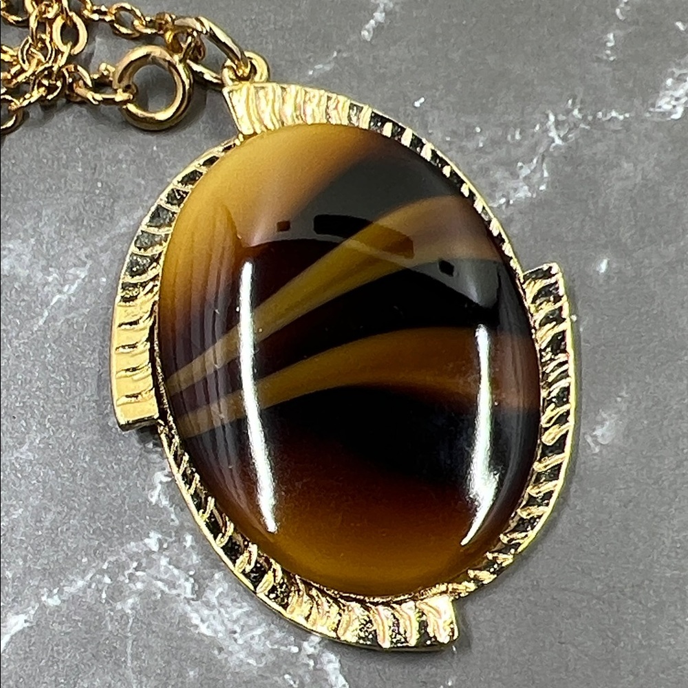 Vintage Sarah Coventry Tigers Eye Pendant Necklace